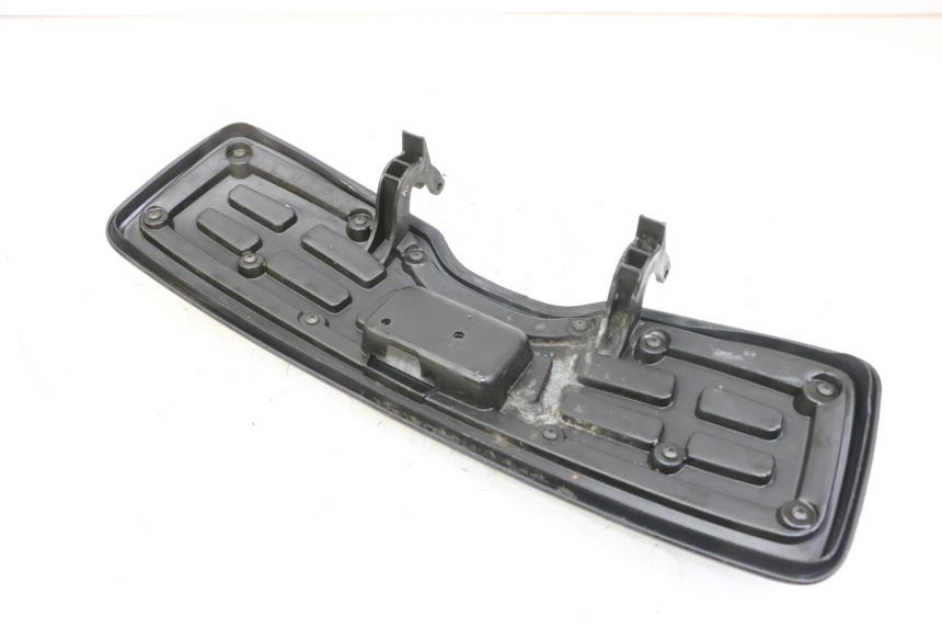 photo de UCHWYT SCHOWKA NA RĘKAWICZKI SUZUKI BURGMAN 125 (2007 - 2014) - Szczegół części