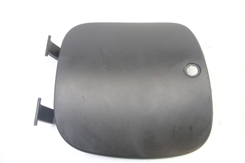 photo de UCHWYT SCHOWKA NA RĘKAWICZKI PEUGEOT TWEET 4T 50 (2014 - 2019) - Zoom stanu zużycia