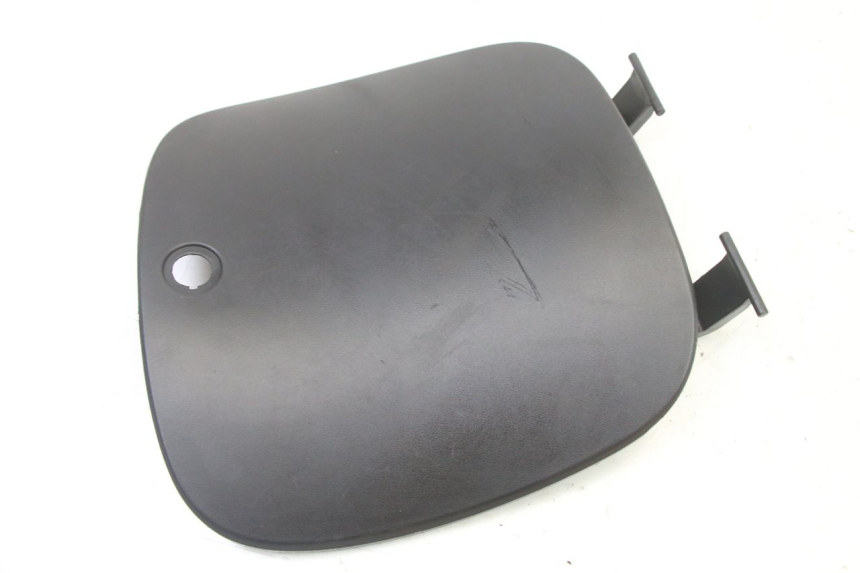 photo de UCHWYT SCHOWKA NA RĘKAWICZKI PEUGEOT TWEET 4T 50 (2014 - 2019) - Inny kąt widzenia