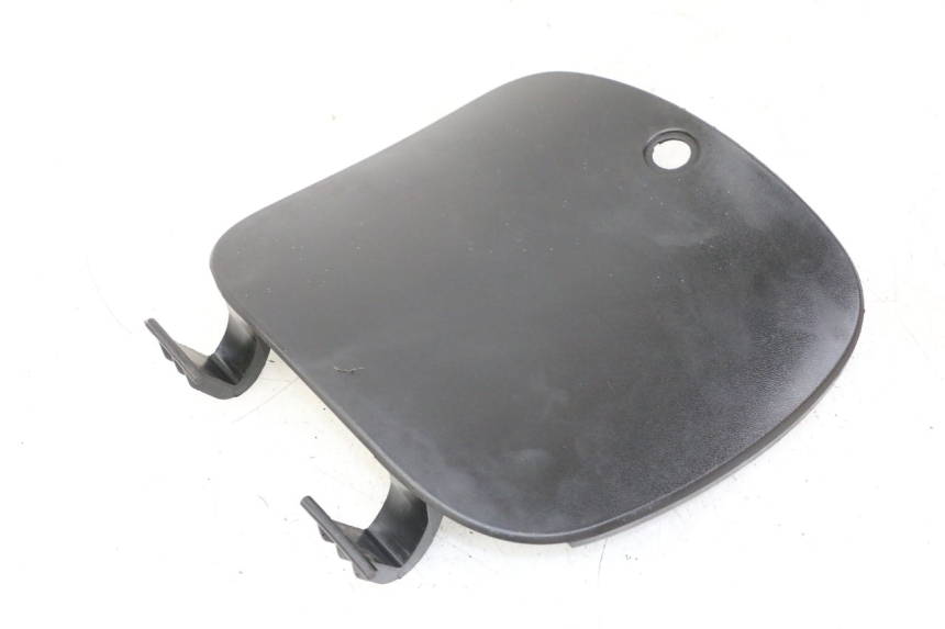 photo de UCHWYT SCHOWKA NA RĘKAWICZKI PEUGEOT TWEET PRO CARGO 50 (2018 - 2022) - Zbliżenie techniczne