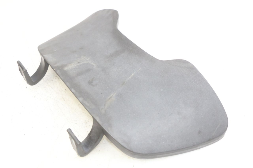 photo de UCHWYT SCHOWKA NA RĘKAWICZKI PIAGGIO X9 EVOLUTION 125 (2003 - 2007) - Szczegół części