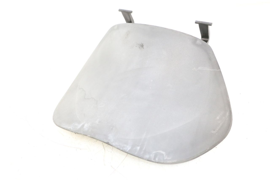 photo de UCHWYT SCHOWKA NA RĘKAWICZKI PIAGGIO ZIP 2T 50 (2009 - 2019) - Zbliżenie techniczne