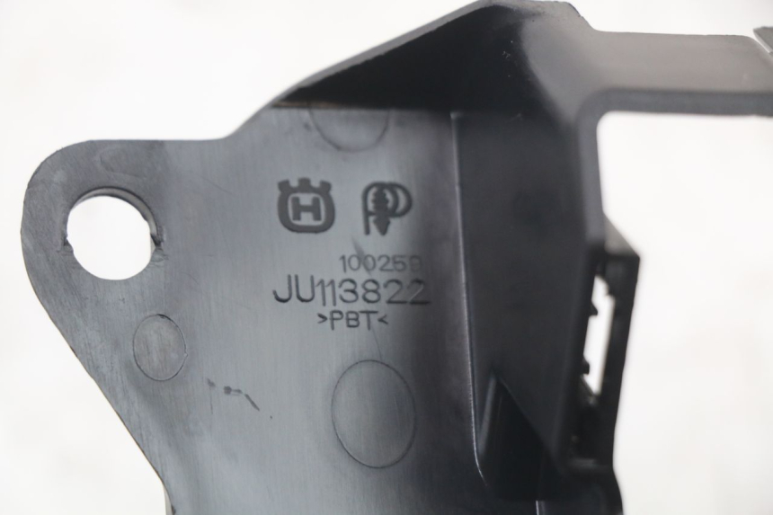 photo de UCHWYT BEZPIECZNIKA HUSQVARNA SVARTPILEN 401 (2018 - 2023) - Zbliżenie techniczne