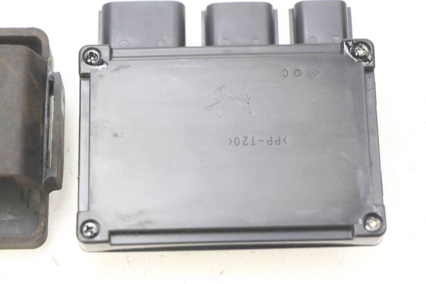 photo de UCHWYT BEZPIECZNIKA KAWASAKI Z 650 (2016 - 2019) - Zbliżenie techniczne