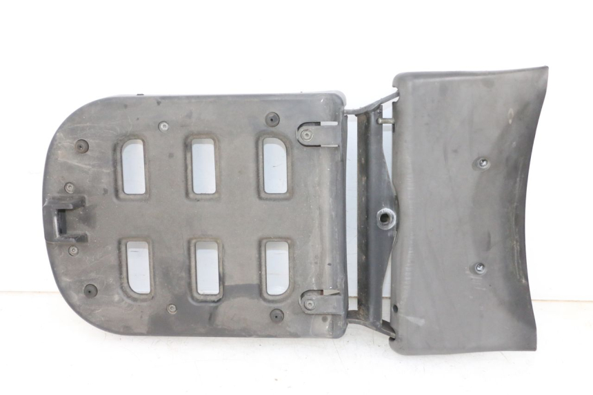 photo de Bagażnik tylni PIAGGIO MP3 RL 250 (2006 - 2010) - Szczegół części