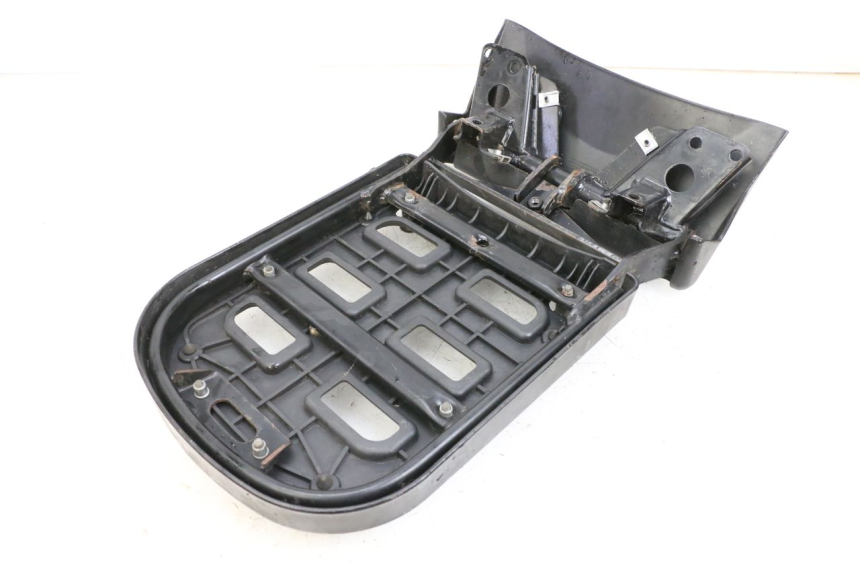 photo de Bagażnik tylni PIAGGIO MP3 RL 250 (2006 - 2010) - Stan powierzchni