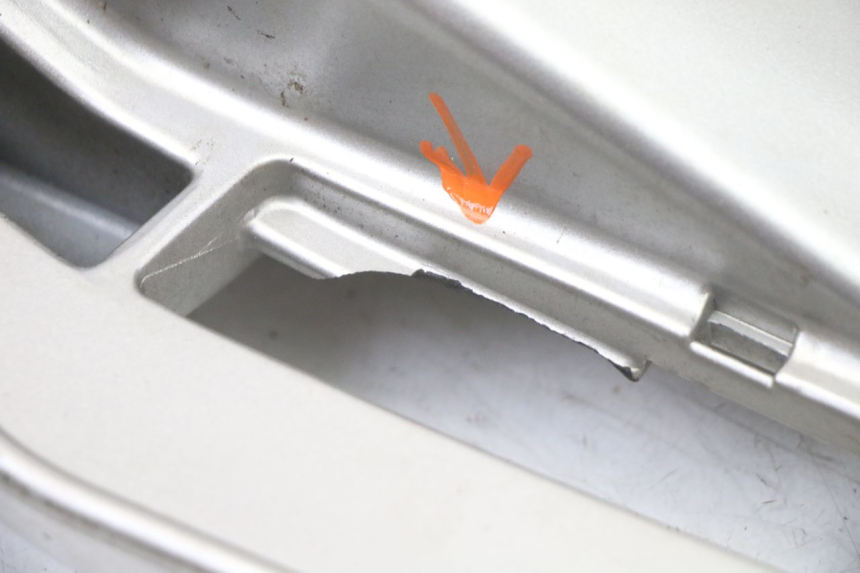 photo de Bagażnik tylni PIAGGIO VESPA GRANTURISMO 125 (2003 - 2007) - Zbliżenie komponentów