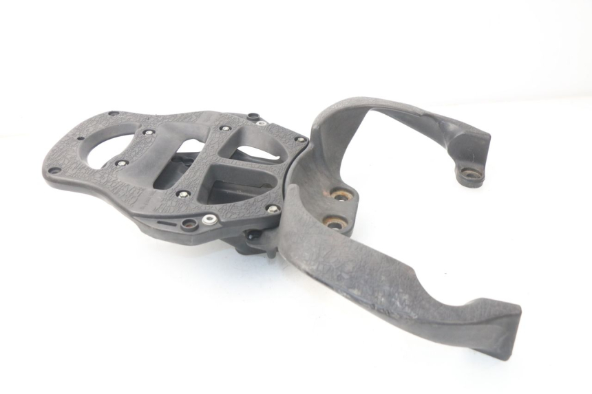 photo de Bagażnik tylni APRILIA SCARABEO GT 125 (1999 - 2007) - Zbliżenie techniczne