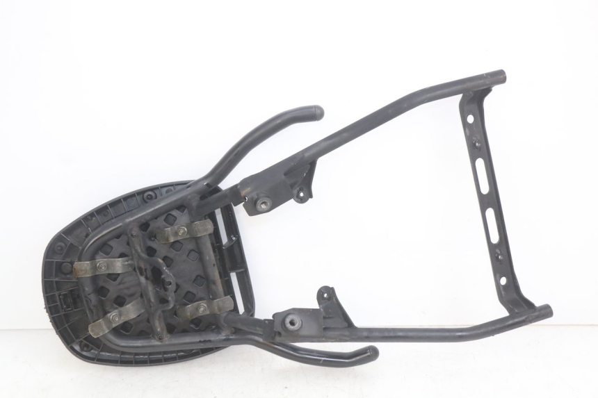 photo de Bagażnik tylni HONDA SCV LEAD 100 (2003 - 2007) - Zoom stanu zużycia