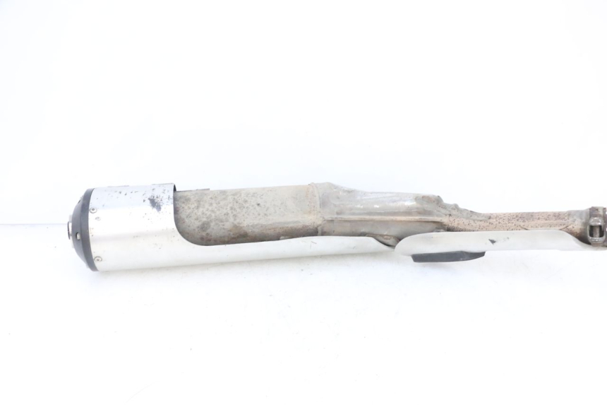 photo de LEWY TŁUMIK WYDECHU SUZUKI DL V STROM 1000 (2002 - 2007) - Zbliżenie techniczne