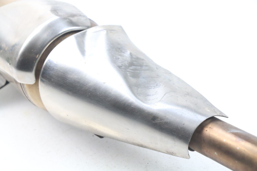 photo de LEWY TŁUMIK WYDECHU YAMAHA TDM ABS 900 (2002 - 2014) - Zbliżenie techniczne