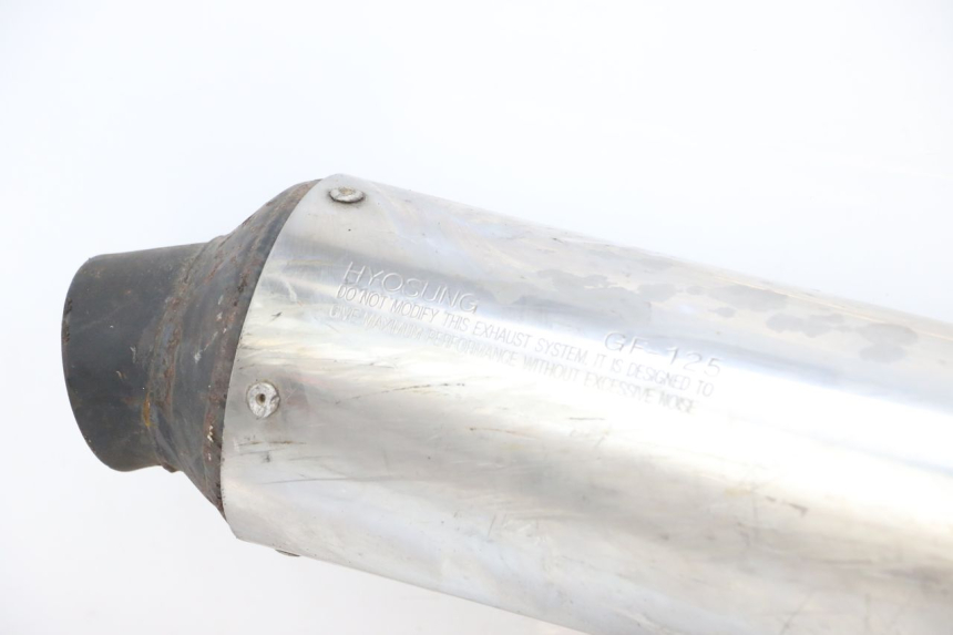 photo de TŁUMIK WYDECHU HYOSUNG GF 125 (2001 - 2005) - Struktura - zbliżenie