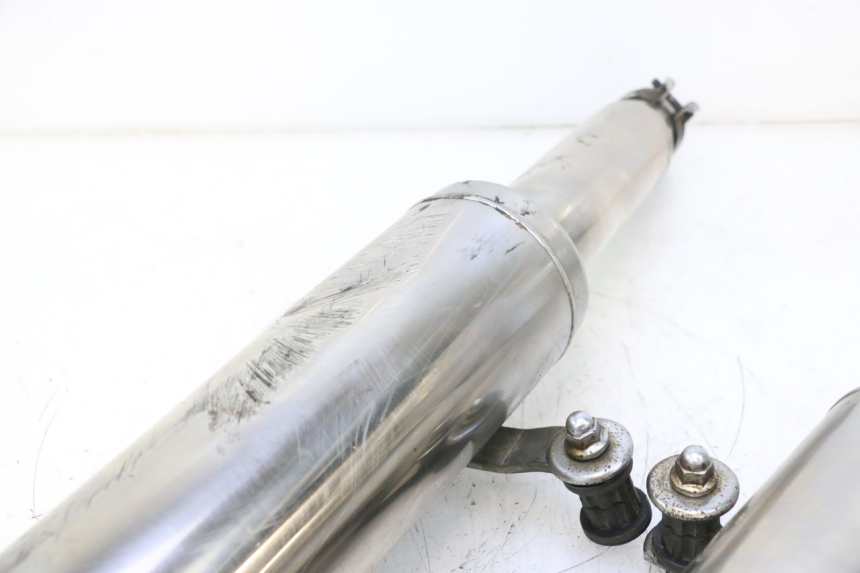 photo de RURA WYDECHOWA KAWASAKI GPX F ZX750F 750 (1986 - 1990) - Widok z bliska