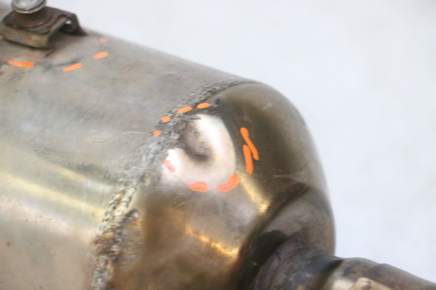 photo de TŁUMIK WYDECHU PEUGEOT SATELIS 125 (2013 - 2018) - Struktura - zbliżenie