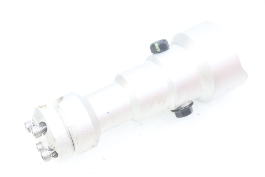 photo de WIDEŁKI KIEROWNICY PEUGEOT STREETZONE 4T 50 (2018 - 2023) - Zbliżenie techniczne