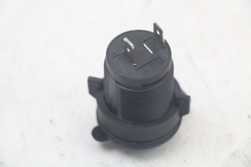 photo de GNIAZDO ZAPALNICZKI QUADRO 3D S 350 (2013 - 2018) - Zbliżenie techniczne