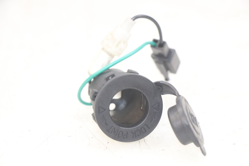 photo de GNIAZDO ZAPALNICZKI KYMCO AGILITY 16+ 4T 50 (2018 - 2023) - Inny kąt widzenia