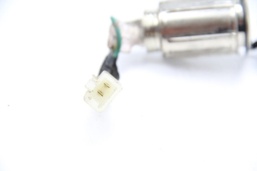 photo de GNIAZDO ZAPALNICZKI HONDA FES PANTHEON 125 (2003 - 2007) - Zbliżenie techniczne