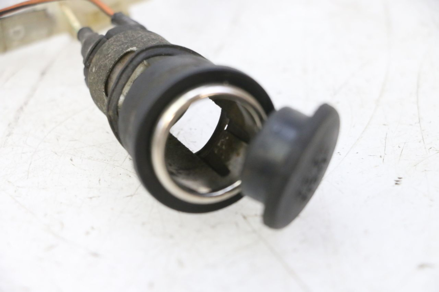 photo de GNIAZDO ZAPALNICZKI KYMCO GRAND DINK 125 (2002 - 2007) - Zbliżenie techniczne