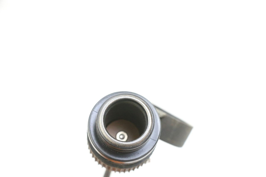 photo de GNIAZDO ZAPALNICZKI SYM GTS EVO 125 (2009 - 2013) - Zoom stanu zużycia