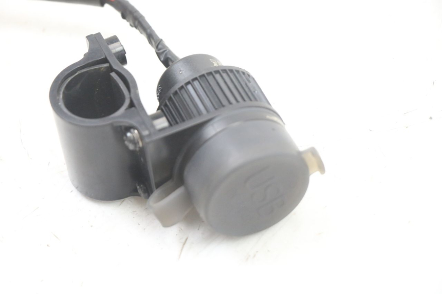 photo de GNIAZDO ZAPALNICZKI ROYAL ENFIELD HYMALAYAN 410 (2016 - 2023) - Szczegół części