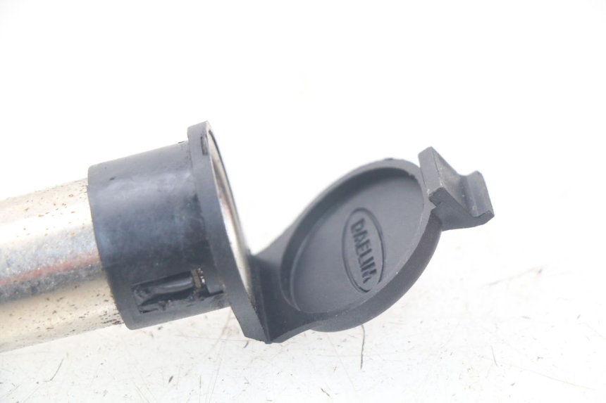 photo de GNIAZDO ZAPALNICZKI DAELIM S2 FI 125 (2008 - 2017) - Zoom stanu zużycia