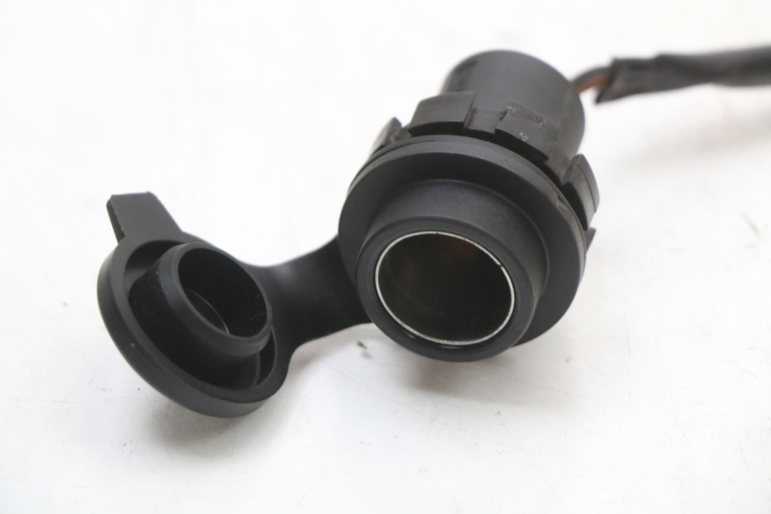 photo de GNIAZDO ZAPALNICZKI YAMAHA XMAX X-MAX ABS 125 (2017 - 2020) - Inny kąt widzenia