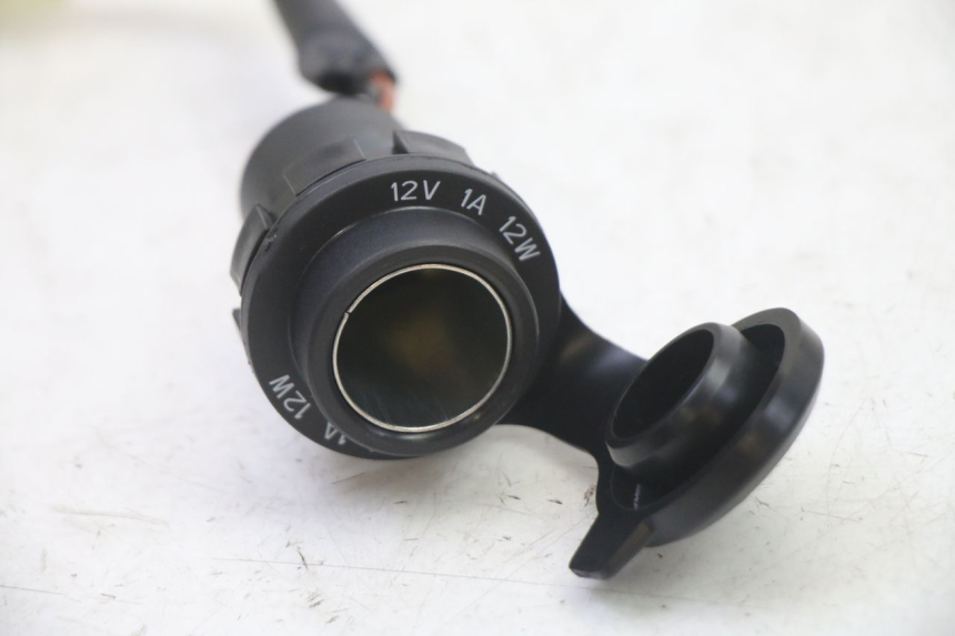 photo de GNIAZDO ZAPALNICZKI YAMAHA XMAX X-MAX 125 (2021 - 2025) - Zoom stanu zużycia