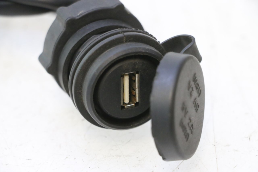photo de GNIAZDO USB MASH BIBOP 2.0 50 (2021 - 2026) - Zoom stanu zużycia