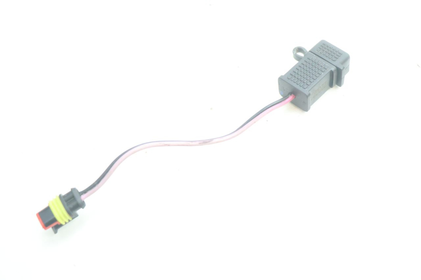 photo de GNIAZDO USB PIAGGIO MP3 HPE 530 (2022 - 2026) - Zoom stanu zużycia