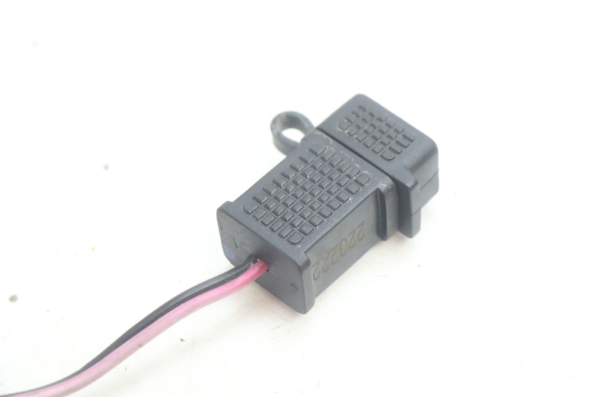 photo de GNIAZDO USB PIAGGIO MP3 HPE 530 (2022 - 2026) - Inny kąt widzenia