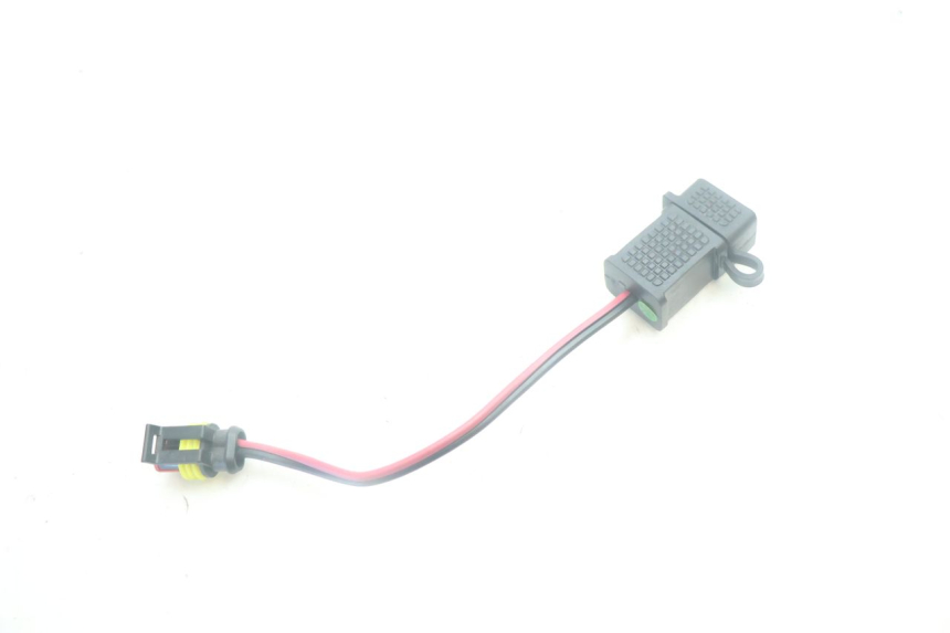 photo de GNIAZDO USB PIAGGIO MP3 500 (2016 - 2018) - Inny kąt widzenia