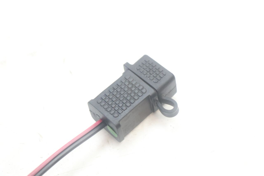 photo de GNIAZDO USB PIAGGIO MP3 500 (2016 - 2018) - Zbliżenie techniczne