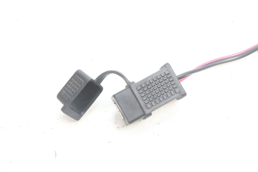 photo de GNIAZDO USB PIAGGIO MP3 500 (2016 - 2018) - Szczegół części