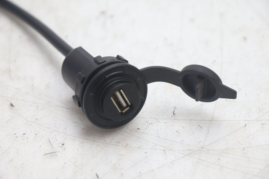 photo de GNIAZDO USB JM MOTORS R-MAX TECH 50 (2024 - 2026) - Szczegół części