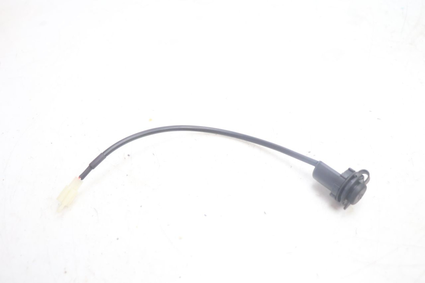 photo de GNIAZDO USB JM MOTORS R-MAX TECH 50 (2024 - 2026) - Zoom stanu zużycia