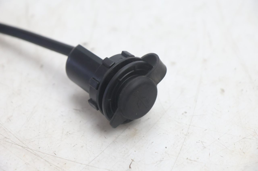 photo de GNIAZDO USB JM MOTORS R-MAX TECH 50 (2024 - 2026) - Inny kąt widzenia