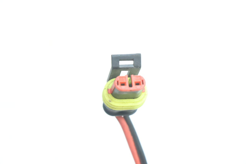 photo de GNIAZDO USB PIAGGIO VESPA PRIMAVERA 2T 50 (2013 - 2018) - Zbliżenie techniczne