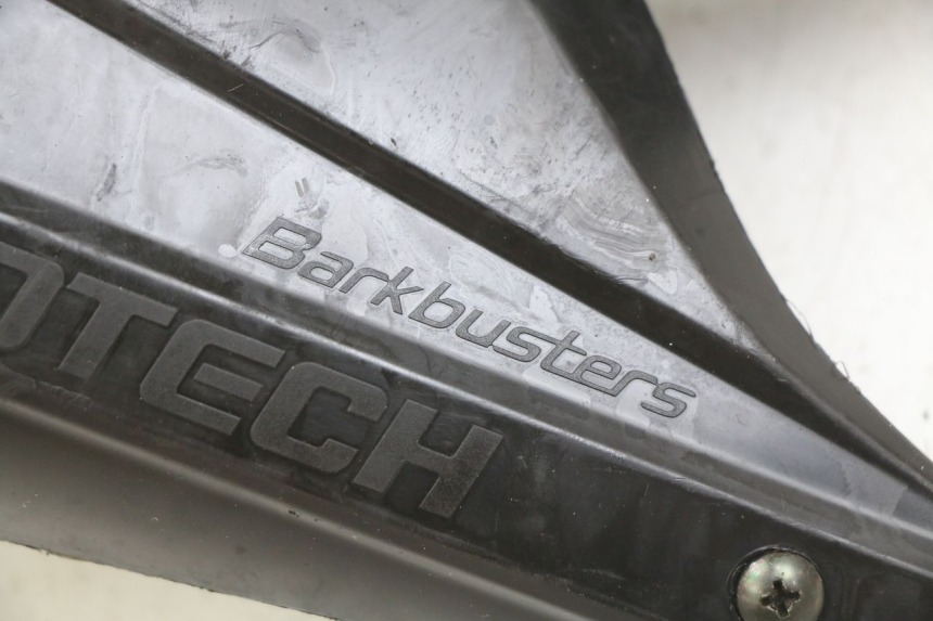 photo de OSŁONA RĄK HONDA CB R 1000 (2018 - 2023) - Zbliżenie techniczne