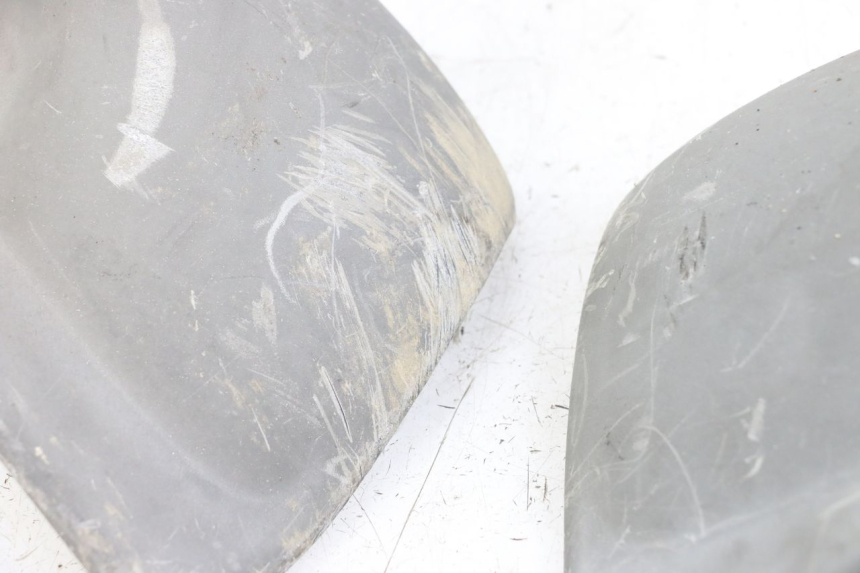 photo de OSŁONA RĄK APRILIA SCARABEO GT 125 (1999 - 2007) - Zbliżenie techniczne