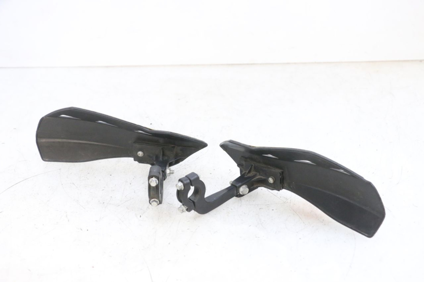 photo de OSŁONA RĄK GILERA SMT SUPERMOTARD 50 (2009 - 2017) - Inny kąt widzenia