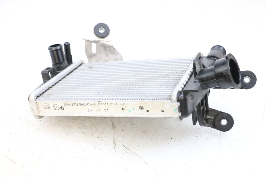 photo de PRAWY CHŁODNICA BMW R GS 1250 (2021 - 2024) - Zbliżenie techniczne