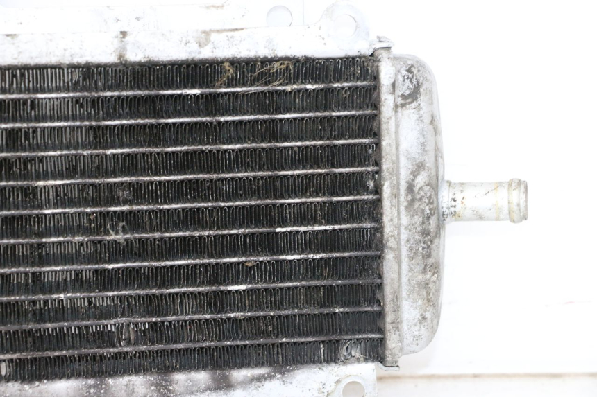 photo de CHŁODNICA PRAWA PIAGGIO VESPA GTS SUPER IE 125 (2009 - 2016) - Punkty mocowania