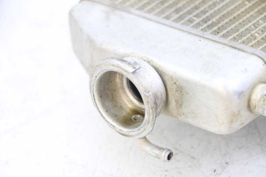 photo de PRAWY CHŁODNICA YAMAHA YZ-F YZF 250 (2007 - 2013) - Stan powierzchni