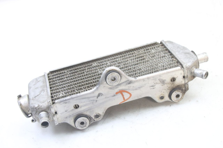 photo de PRAWY CHŁODNICA YAMAHA YZ 125 (2006 - 2016) - Zbliżenie techniczne