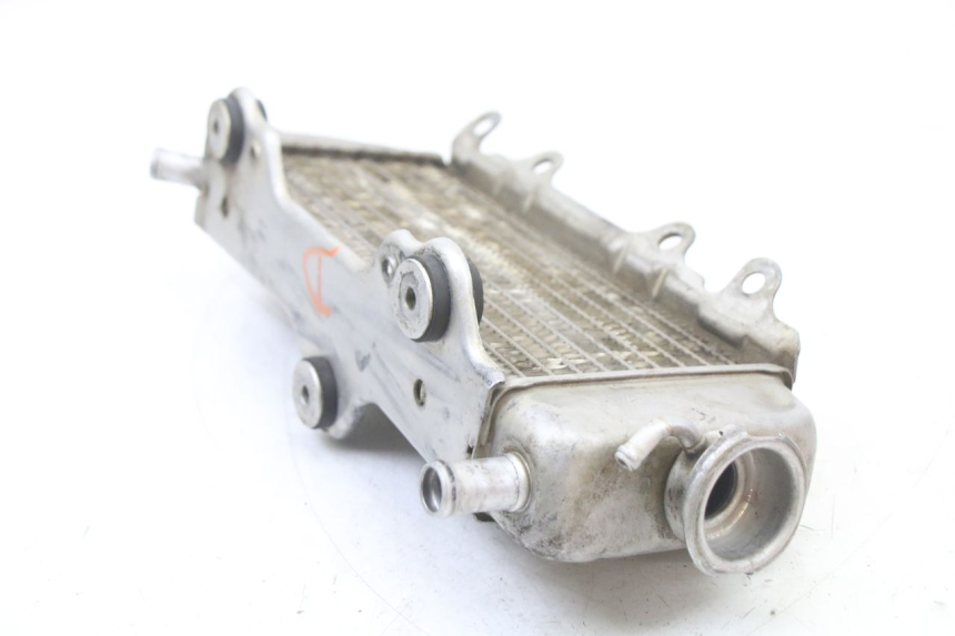 photo de PRAWY CHŁODNICA YAMAHA YZ 125 (2006 - 2016) - Punkty mocowania