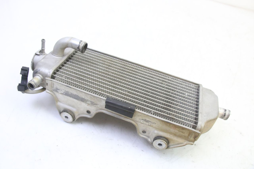 photo de CHŁODNICA PRAWA YAMAHA YZF YZ-F 450 (2014 - 2016) - Punkty mocowania