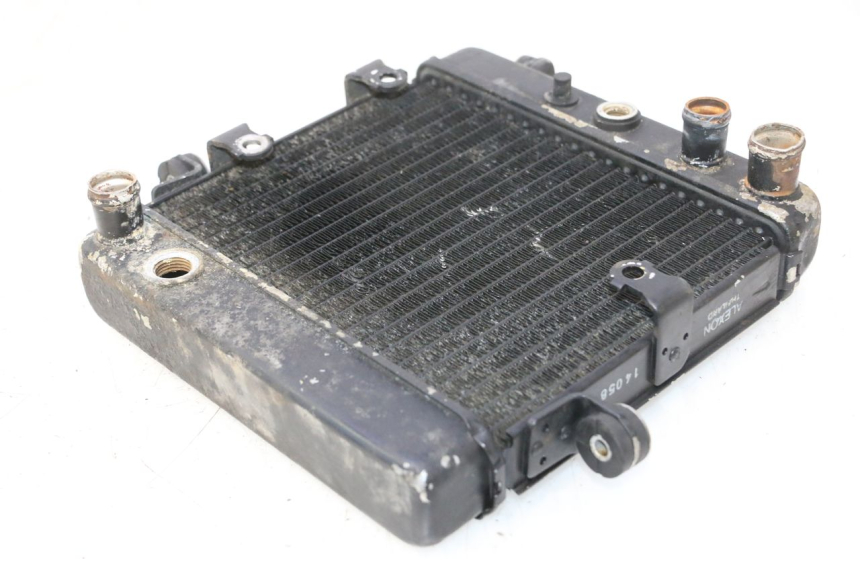 photo de CHŁODNICA HONDA FES PANTHEON 2T 125 (1998 - 2002) - Zbliżenie techniczne