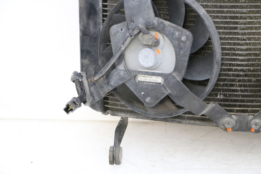 photo de CHŁODNICA YAMAHA FJR ABS 1300 (2006 - 2012) - Struktura - zbliżenie