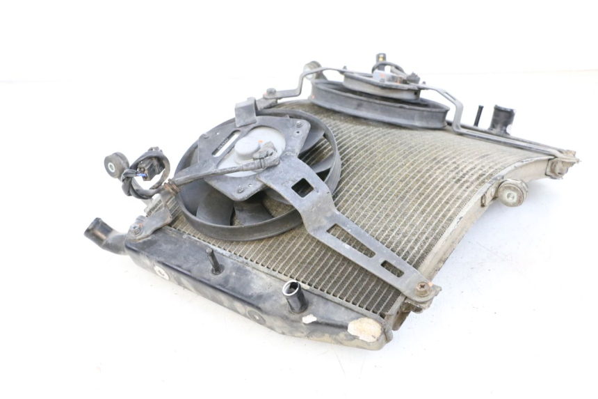 photo de CHŁODNICA YAMAHA FJR ABS 1300 (2006 - 2012) - Zbliżenie techniczne